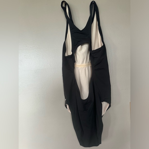 EUC Ocean Women’s Size 44 / 18 / XL Swim Bathing Suit Black Stretchy One Piece - Picture 5 of 10